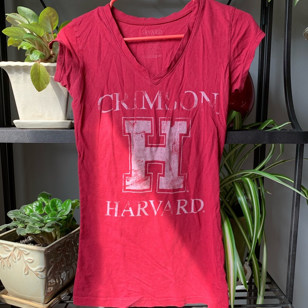 Fitted women’s Harvard T